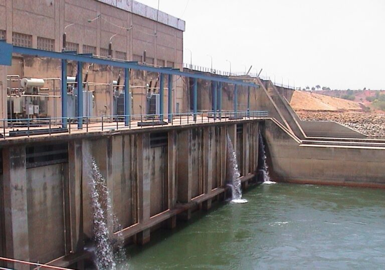 Sélingué dam